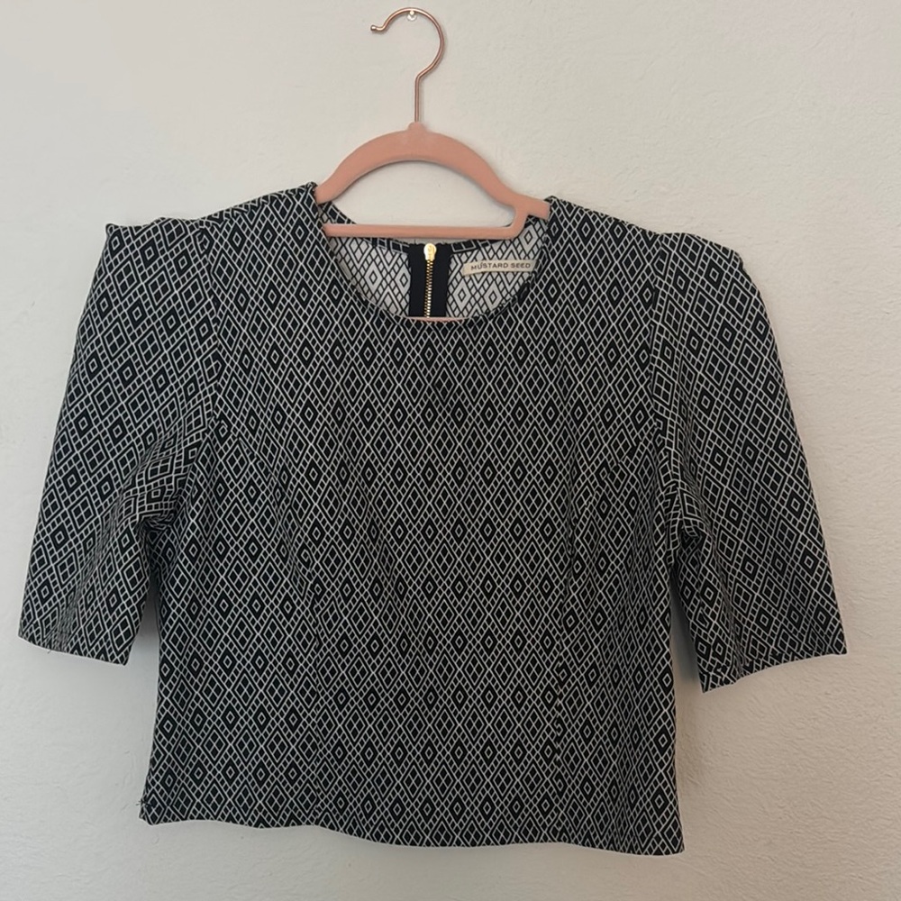 Mustard Seed Black and White Geometric Women's Top size Small